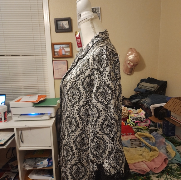 Women's Sleepwear - Picture 5 of 16